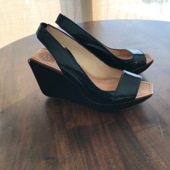 Shoes - Picture 2 of 4